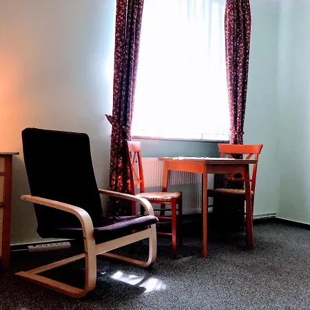 Sud - Ruhige Exklusive Lage, Nahe Zentrum, Landtag, Ministerien *