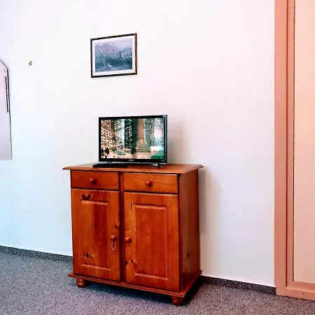 Apartment Sud - Ruhige Exklusive Lage, Nahe Zentrum, Landtag, Ministerien *
